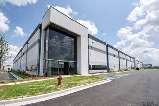 Plus de détails pour SEC Kenyon Road and IL RT. 25, Bartlett, IL - Industriel/Logistique à louer