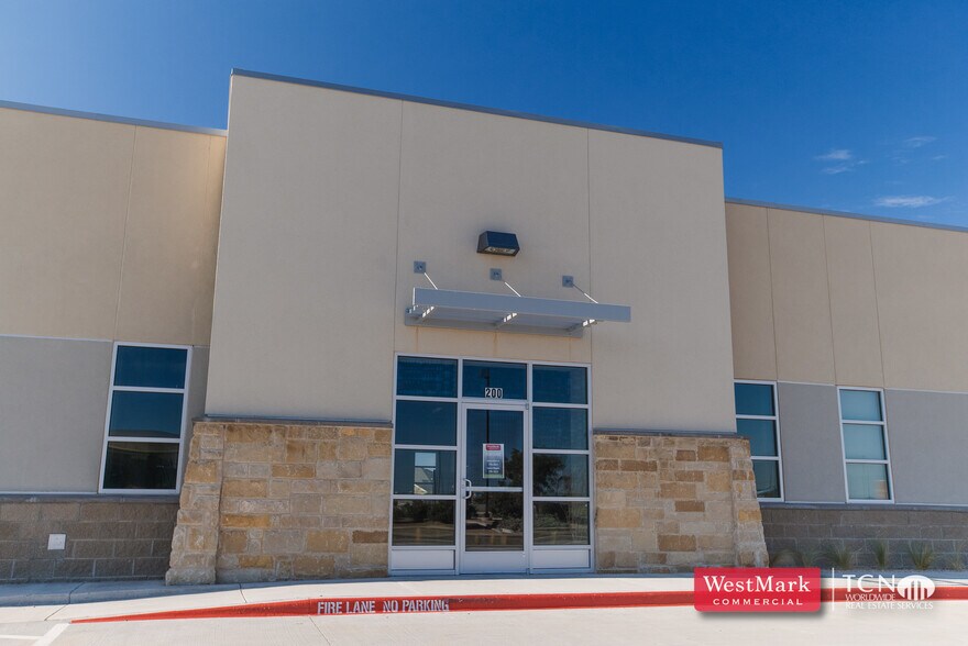 6515 68th St, Lubbock, TX à louer - Photo de l’immeuble – Image 1 sur 2
