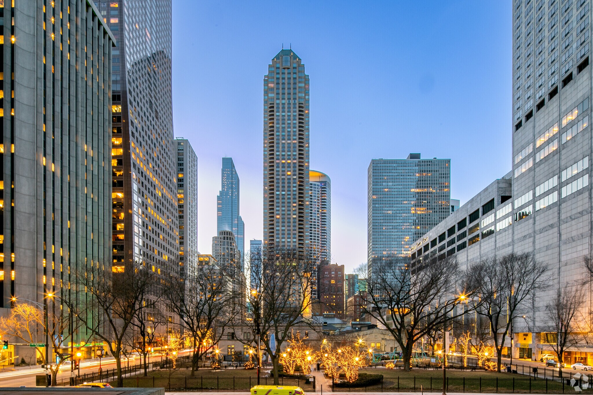 800 N Michigan Ave, Chicago, IL à louer Photo principale– Image 1 sur 7