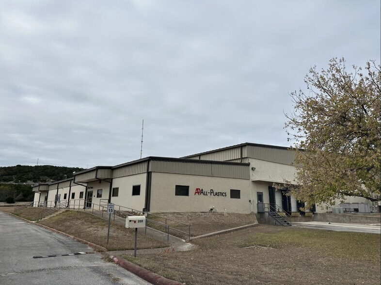 200 Holdsworth Dr, Kerrville, TX à vendre - Photo de l’immeuble – Image 1 sur 1