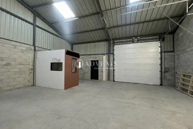 Plus de détails pour Industriel/Logistique à louer