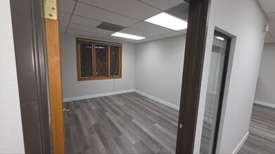 3871 E Colorado Blvd, Pasadena, CA à louer Photo intérieure– Image 2 sur 7