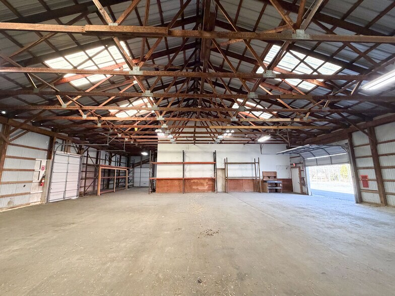 147 Meriden Rd, Middlefield, CT à louer - Photo de l’immeuble – Image 3 sur 40