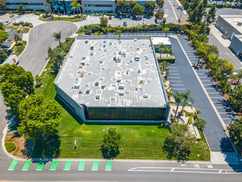 2261 Rutherford Rd, Carlsbad, CA à louer - Photo principale – Image 1 sur 6