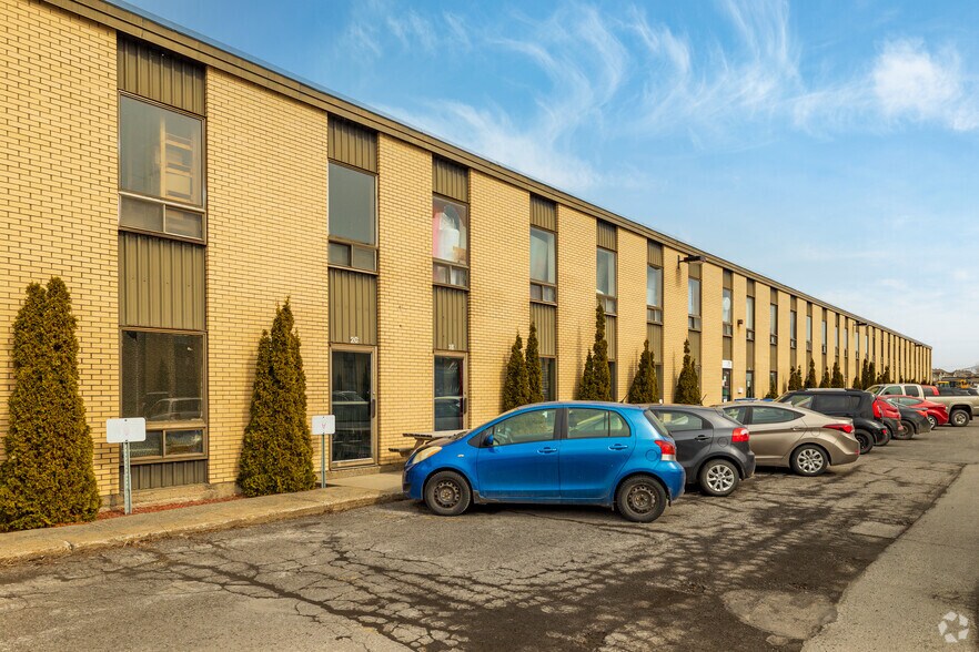 3400 Boul Losch, Saint-hubert, QC à louer - Photo de l’immeuble – Image 3 sur 4