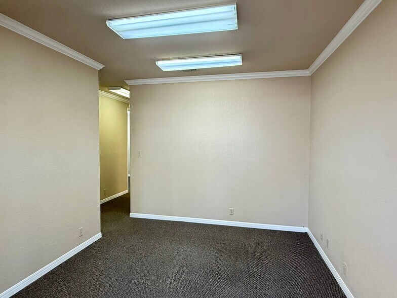 12343 Hymeadow Dr, Austin, TX à louer - Photo intérieure – Image 3 sur 17