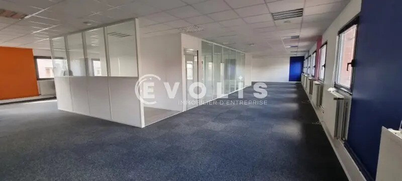 Bureau dans Torcy à louer - Photo de l’immeuble – Image 1 sur 8