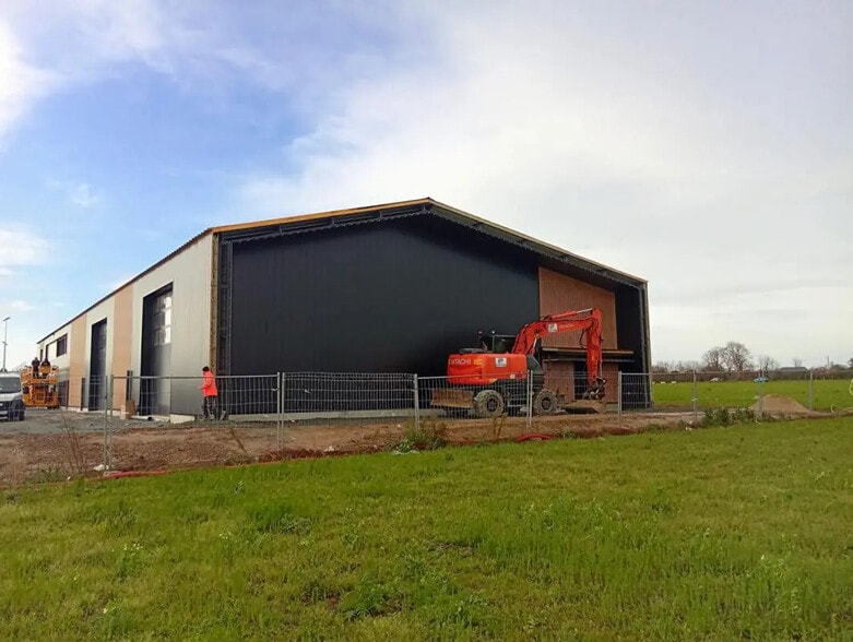 Industriel/Logistique dans Le Havre à louer - Photo de la construction – Image 2 sur 3