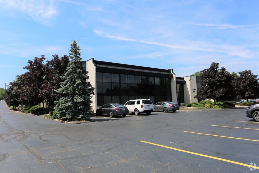 24610 Detroit Rd, Westlake, OH à louer - Photo principale – Image 1 sur 7