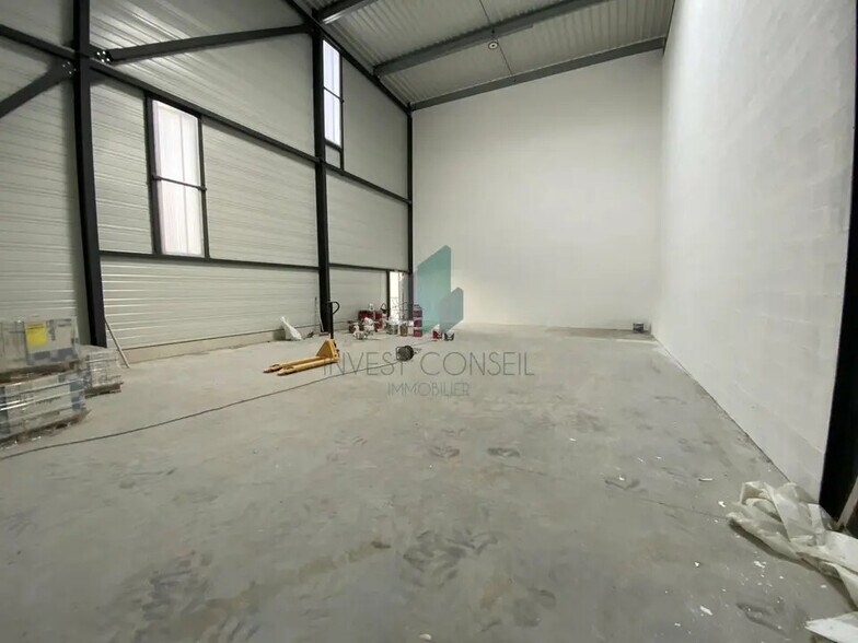 16 Rue Ampère, Pontoise à louer - Photo de l’immeuble – Image 3 sur 10