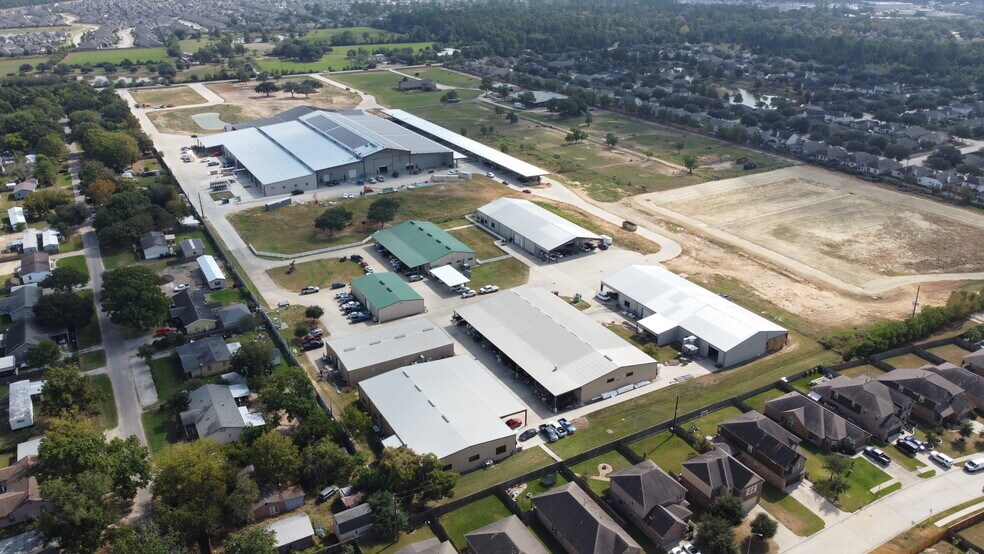 14857 Grant Rd, Cypress, TX à louer - Photo de l’immeuble – Image 3 sur 5