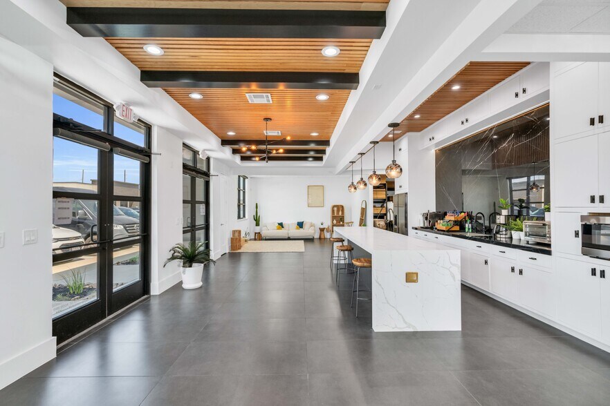 8118 Fry Rd, Cypress, TX à louer - Photo intérieure – Image 2 sur 22