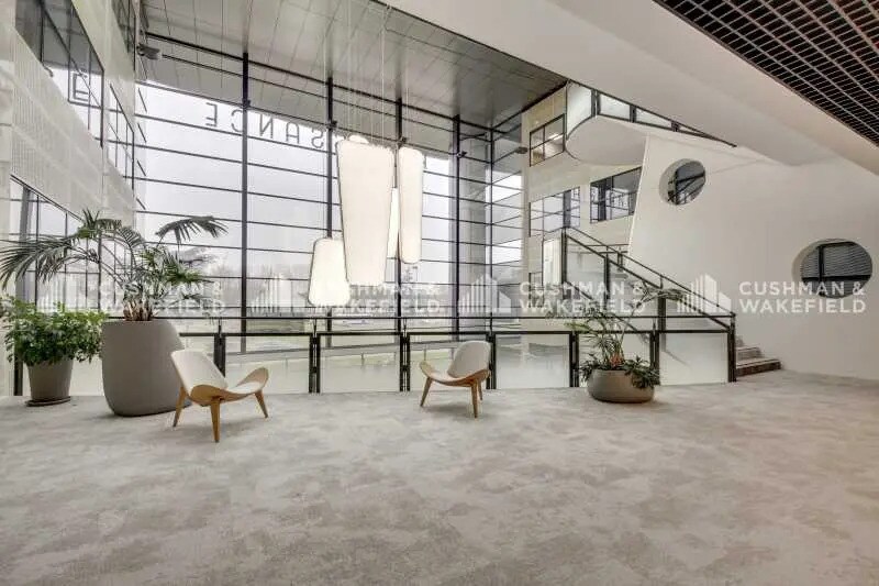 3 Rond Point Des Saules, Guyancourt à louer - Hall d’entrée – Image 3 sur 12