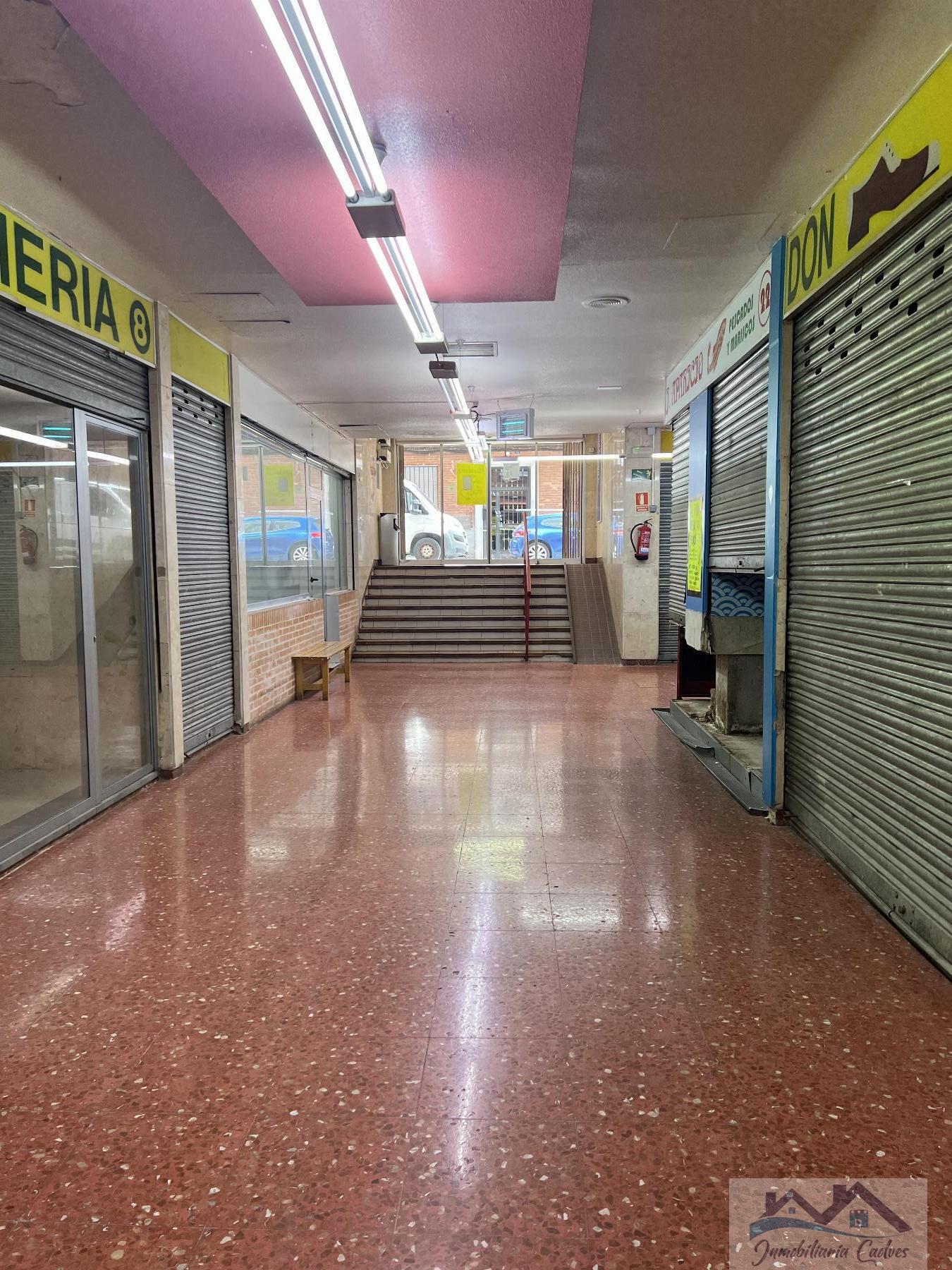 Local commercial dans Boadilla del Monte, Madrid à louer Photo intérieure– Image 1 sur 2