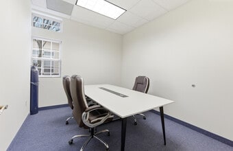 491 Amwell Rd, Hillsborough, NJ à louer Photo intérieure– Image 2 sur 13