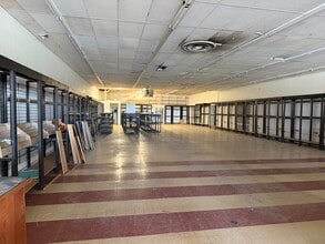 6016-6034 E 21st St, Indianapolis, IN à louer Photo intérieure– Image 1 sur 3