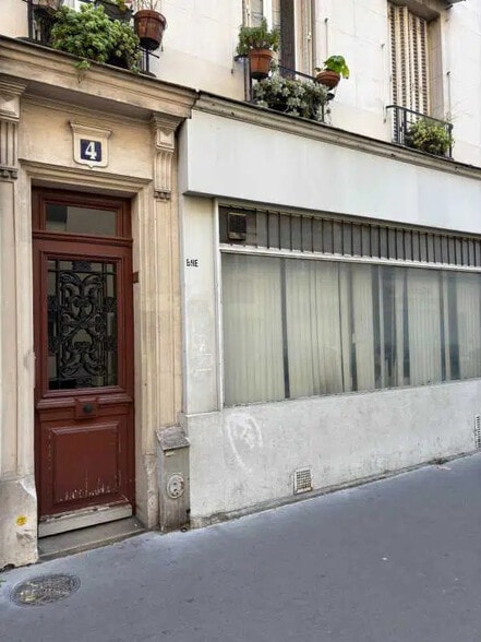 Rue De La Sablière, Paris à vendre - Photo de l’immeuble – Image 1 sur 6
