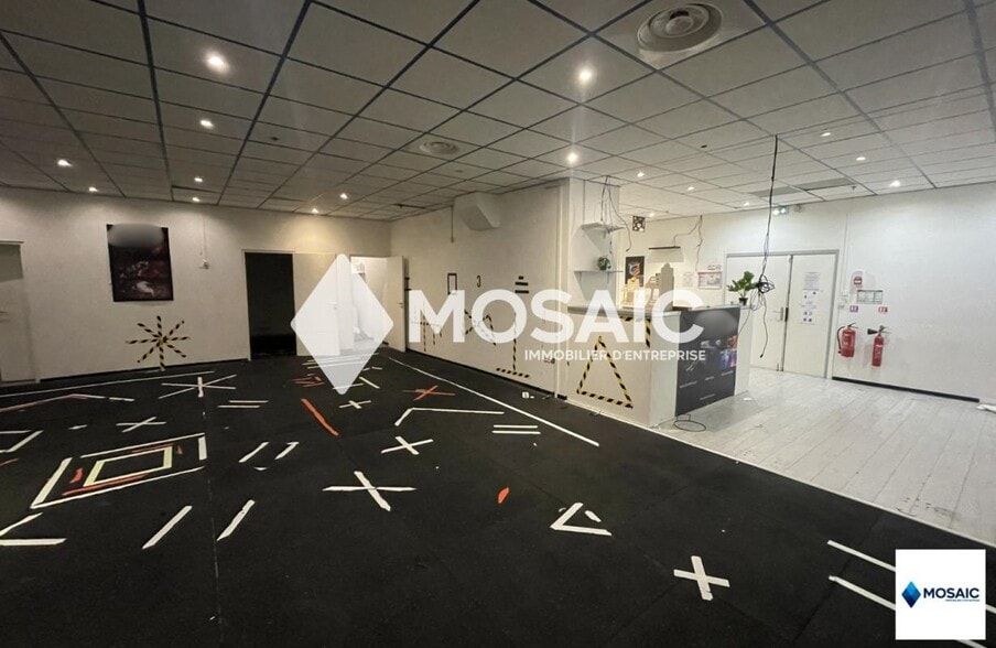 Local commercial dans Villeneuve-Loubet à louer - Photo de l’immeuble – Image 2 sur 18