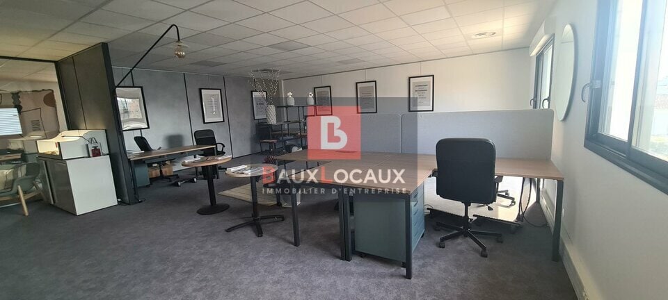 Bureau dans L'ISLE-SUR-LA-SORGUE à louer - Photo intérieure – Image 2 sur 8