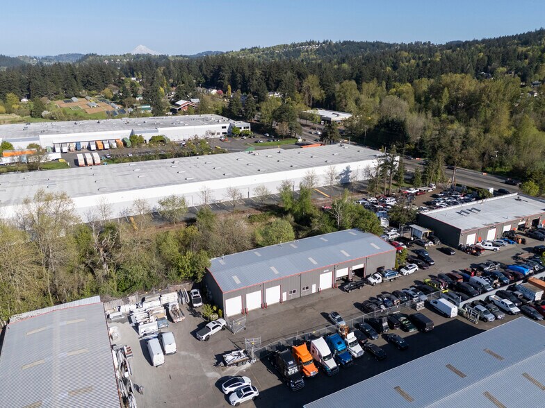 11233 SE Foster Rd, Portland, OR à louer - Photo de l’immeuble – Image 3 sur 10