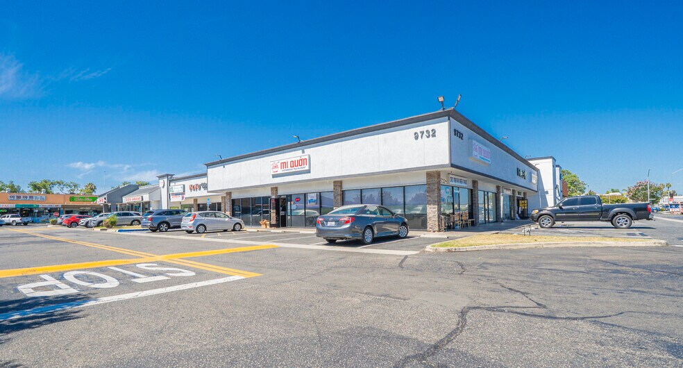 9738 Garden Grove Blvd, Garden Grove, CA à louer - Photo de l’immeuble – Image 2 sur 12