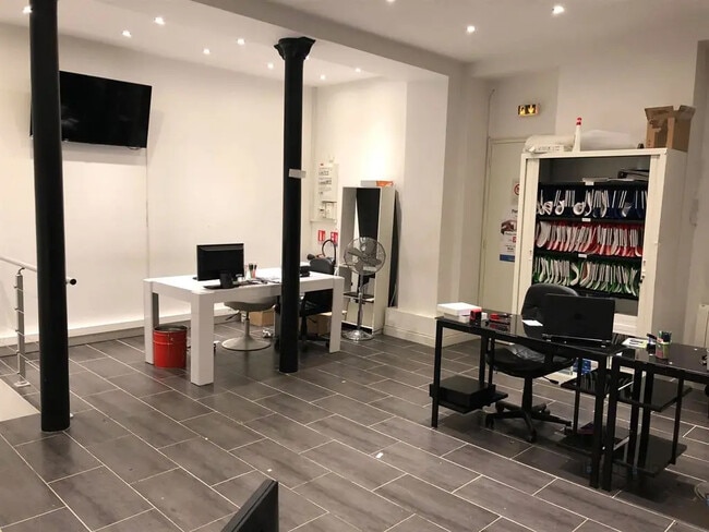 Plus de détails pour Local commercial à louer