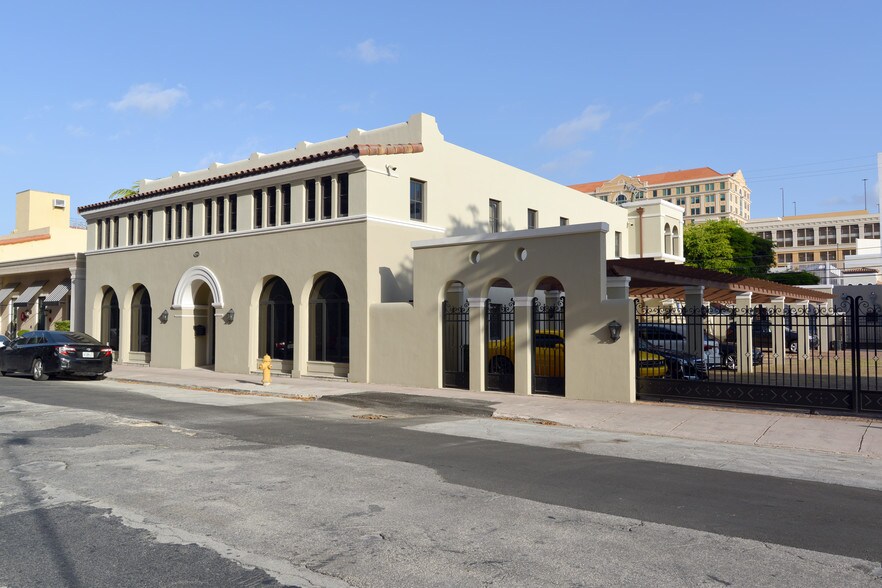 133 Sevilla Ave, Coral Gables, FL à louer - Photo de l’immeuble – Image 2 sur 36