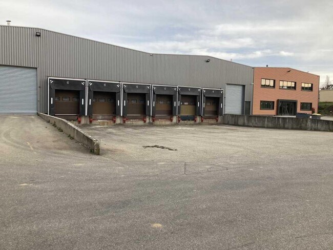 Plus de détails pour 2 Route Du Dôme, Chaponost - Bureau, Local d'activités à louer