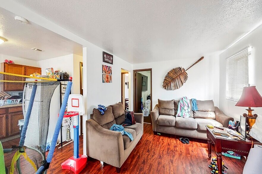 420 Broadway Ave, McKees Rocks, PA à vendre - Photo de l’immeuble – Image 3 sur 25