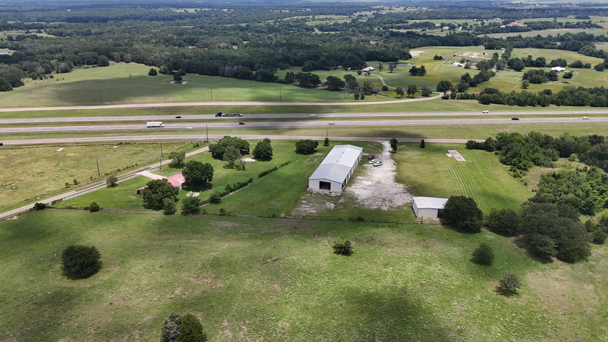 375 I-45 N portefeuille de 3 biens à vendre sur LoopNet.fr Photo de l’immeuble– Image 1 sur 15