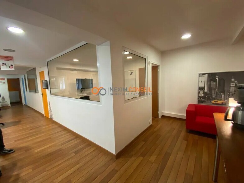 Bureau dans Puteaux à louer - Photo de l’immeuble – Image 3 sur 5