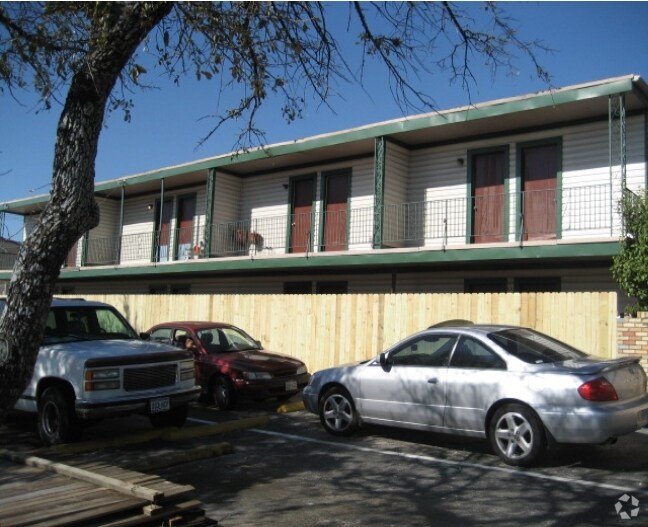 1402 E Saint Johns Ave, Austin, TX à vendre - Photo de l’immeuble – Image 3 sur 5