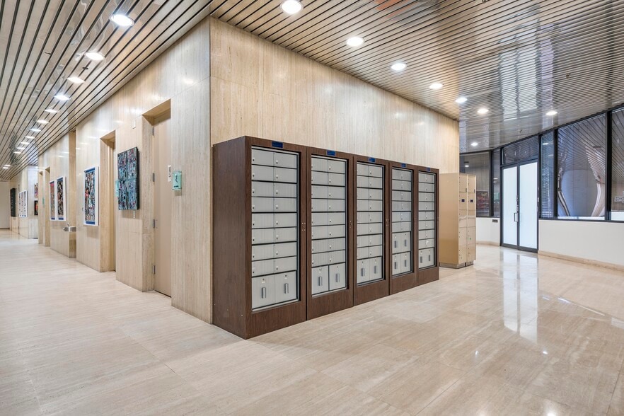 12000 Biscayne Blvd, Miami, FL à louer - Photo intérieure – Image 3 sur 32