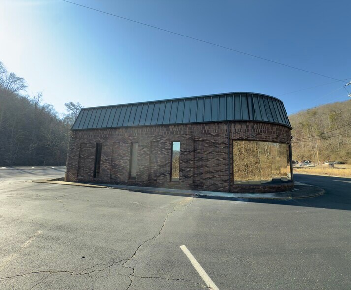 1030 Wintergap Rd, Oliver Springs, TN à vendre - Photo de l’immeuble – Image 2 sur 44