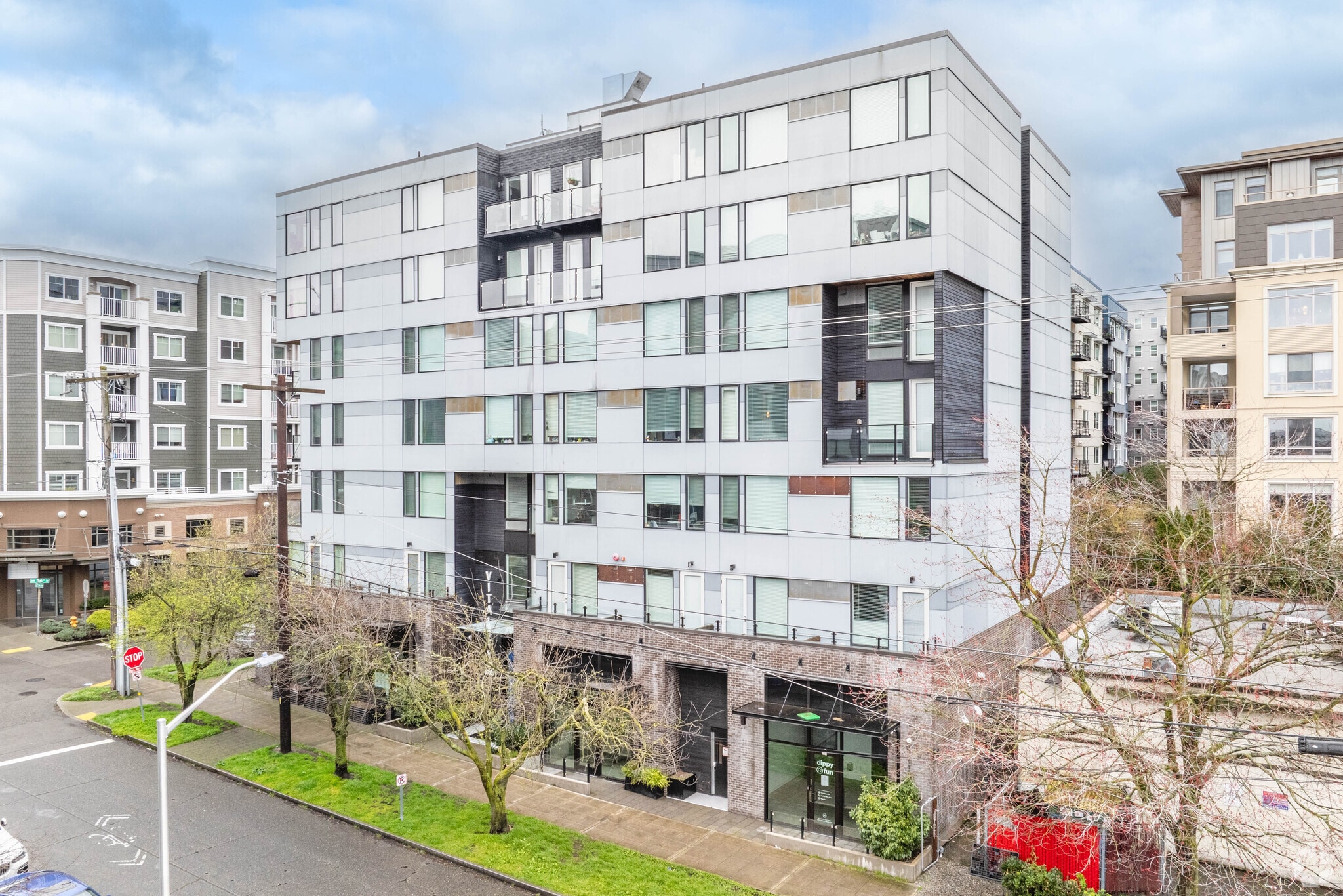 5512 17th Ave NW, Seattle, WA à louer Photo principale– Image 1 sur 33