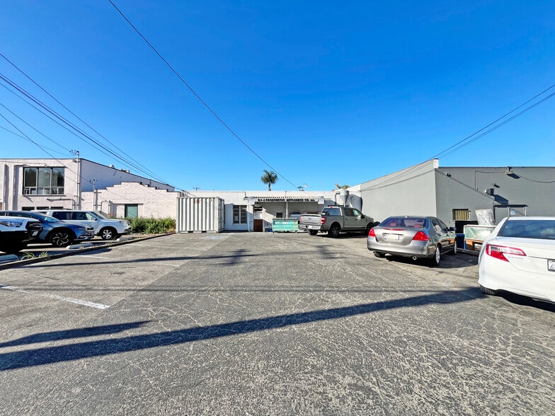 2407-2411 E Main St, Ventura, CA à vendre - Photo de l’immeuble – Image 3 sur 6