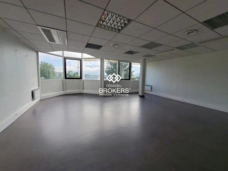 Bureau dans Annecy à louer - Photo de l’immeuble – Image 1 sur 6