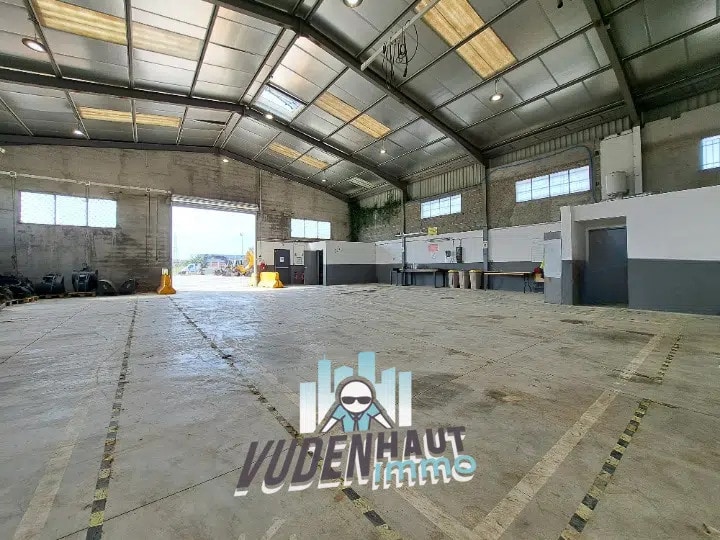 Local d'activités dans Portet-sur-Garonne à vendre - Photo de l’immeuble – Image 1 sur 9