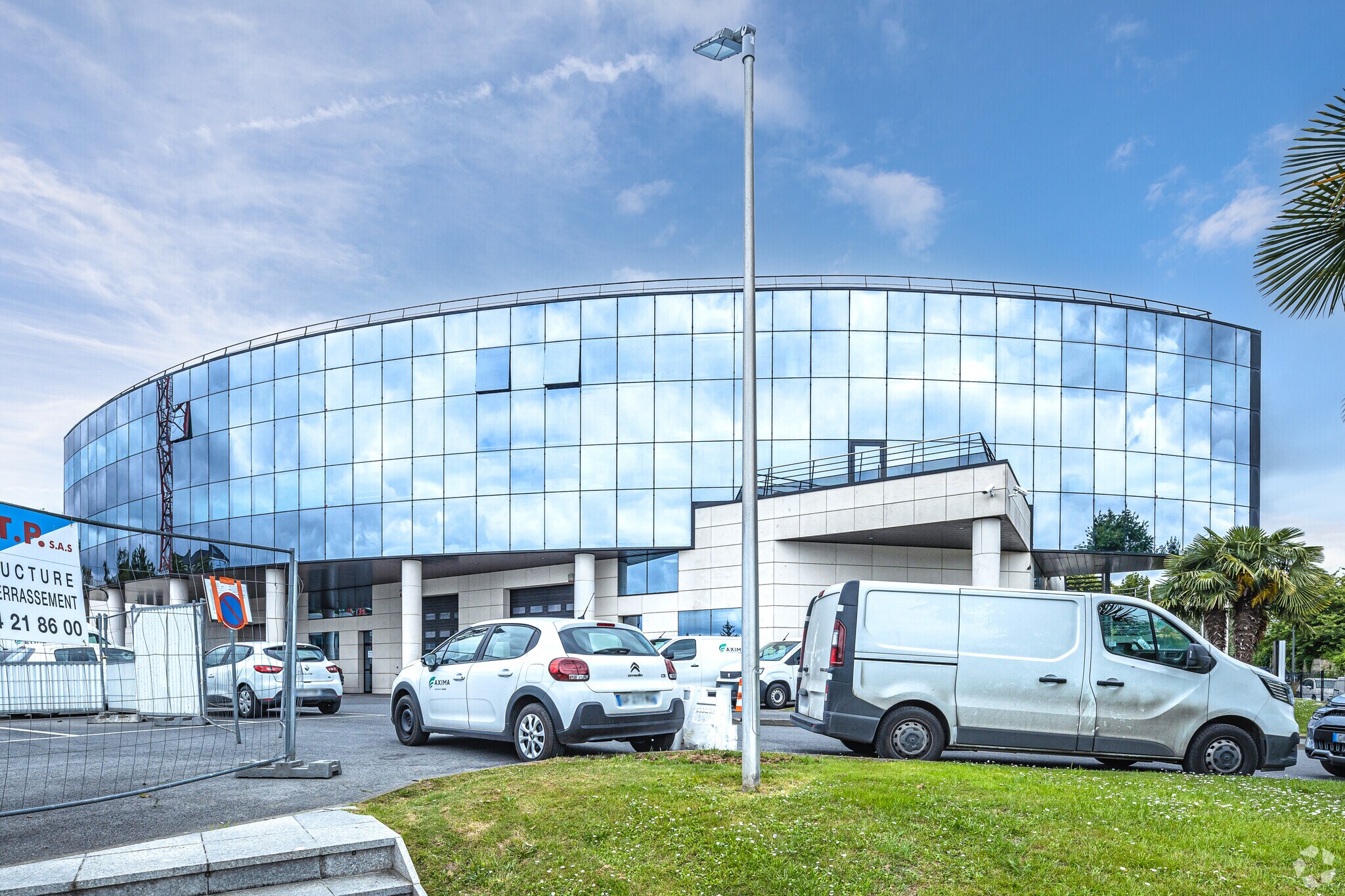 Bureau dans Bry-sur-Marne à louer Photo principale– Image 1 sur 4
