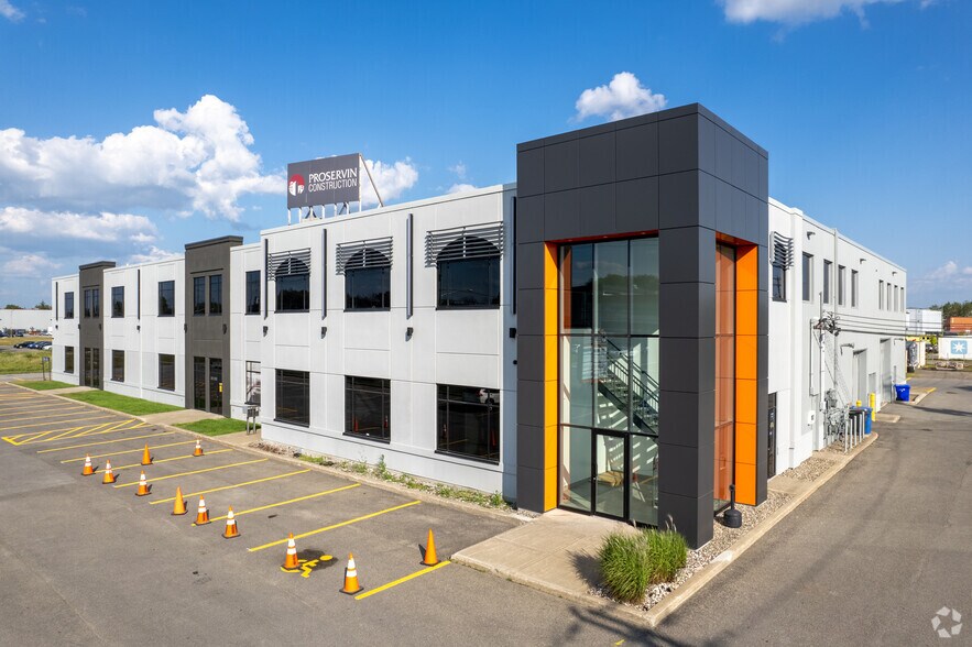 17660 Rue Charles, Mirabel, QC à louer - Photo principale – Image 1 sur 6