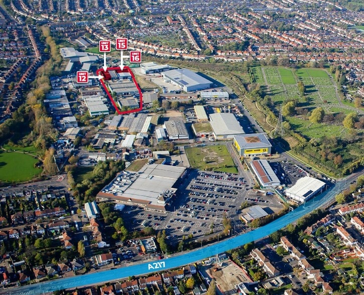 Minden Rd, Sutton à louer - Aérien – Image 3 sur 5