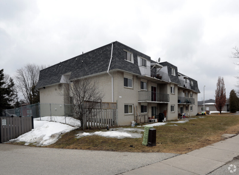 10 Hazelglen Dr, Kitchener, ON à vendre - Photo de l’immeuble – Image 2 sur 2