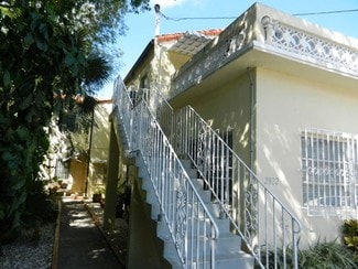 Plus de détails pour 2822 Pine Tree Dr, Miami Beach, FL - Logement à vendre