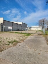1809 Yellowstone St, Freeport, TX à louer Photo de l’immeuble– Image 2 sur 16