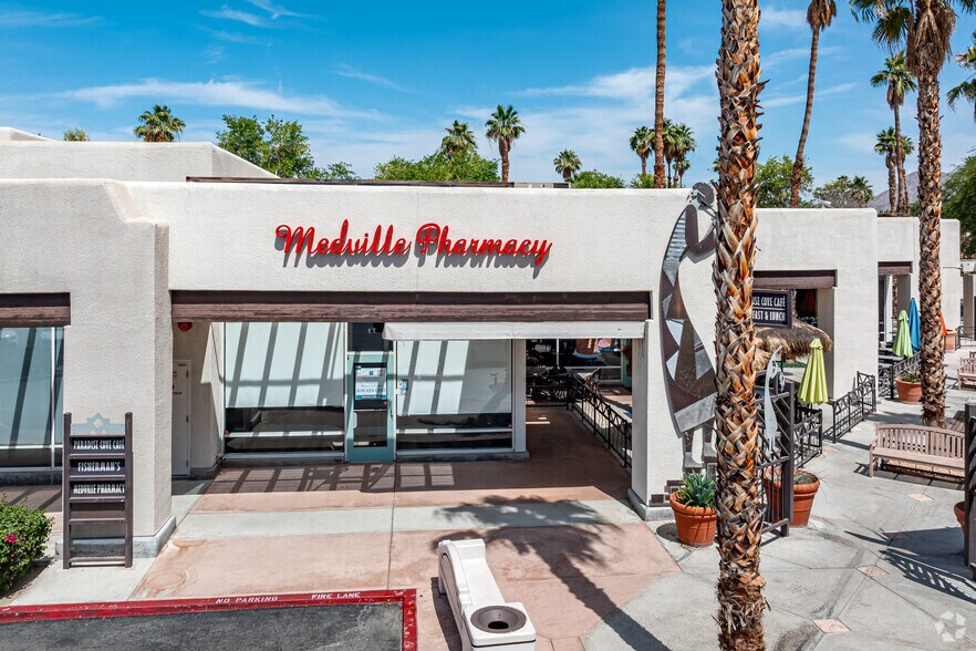 44150 Town Center Way, Palm Desert, CA à vendre - Photo de l’immeuble – Image 3 sur 5