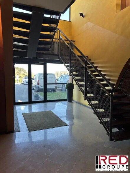 Bureau dans LES MILLES à louer - Hall d’entrée – Image 2 sur 3