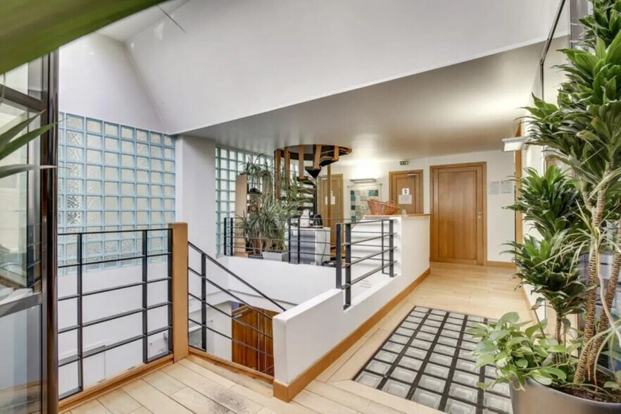 63 Rue Edouard Vaillant, Levallois-Perret à louer - Photo de l’immeuble – Image 2 sur 11