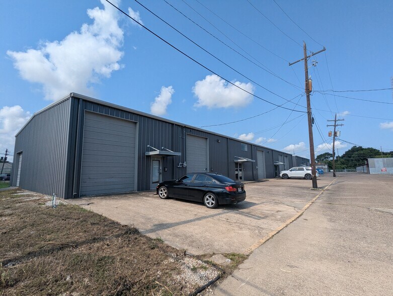 51-89 Sawyer St, Beaumont, TX à louer - Photo de l’immeuble – Image 2 sur 26