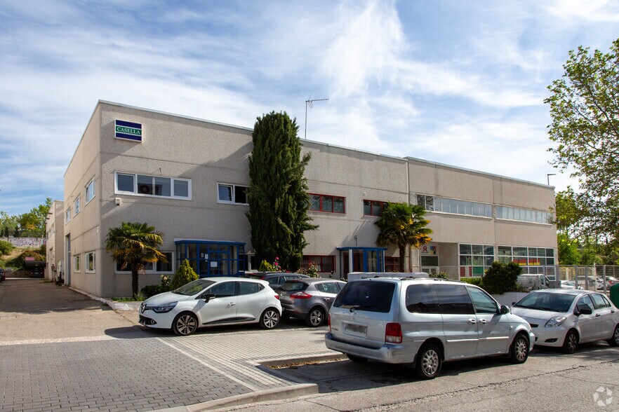 Industriel/Logistique dans Las Rozas de Madrid, Madrid à vendre - Photo principale – Image 1 sur 1