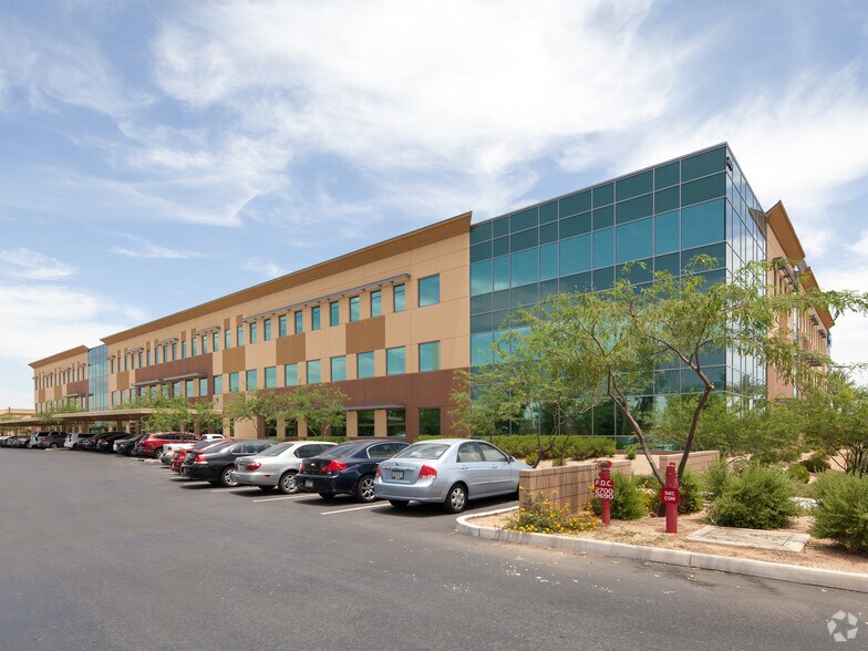2700 W Frye Rd, Chandler, AZ à louer - Photo de l’immeuble – Image 2 sur 6
